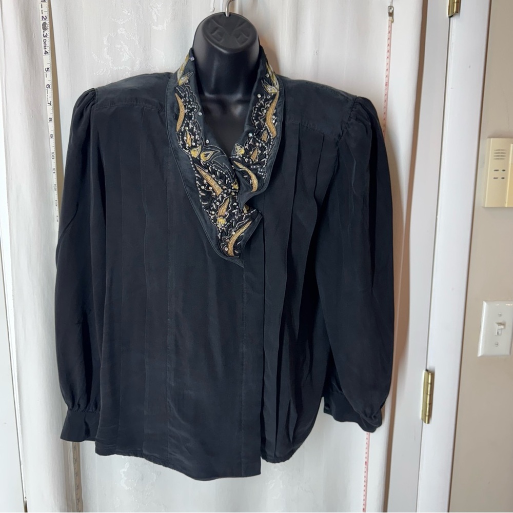 Vintage Women's Licole with Detailed Collar and Lapel